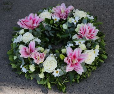 Kranz mit rosa Lilien und Rosen (47cm)