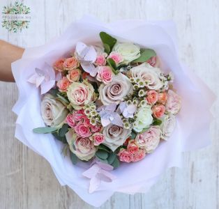Pastell rosebouquet with fluffy paper (22 stem)