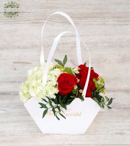 Red rose hydrangea bag bouquet with chamomile 