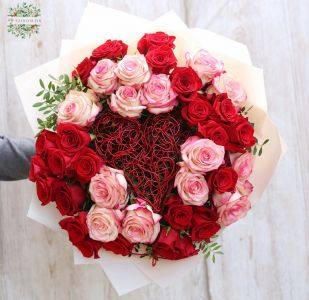 39 rote Rosen mit handgemachte Draht Herz