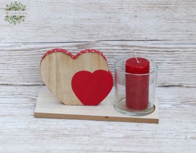 Heart candle holder with andle