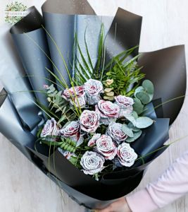 Tiktok-Blumenstrauß mit 12 funkelnden roten Rosen