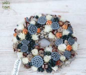 Dried flower ornate wreath (23cm)