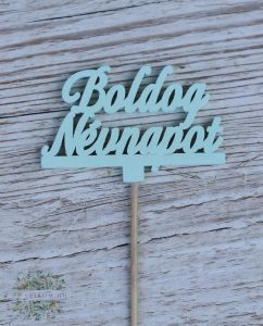 grüner farbener Holz-Schriftzug „Fröhliche Name Tag“