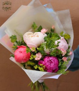 Kleiner Pfingstrosenstrauß mit kleinen Blüten (5+3 Stiele)