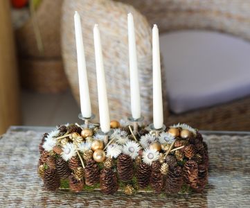 hosszúkás karácsonyi asztali dísz négy gyertyával (40cm)