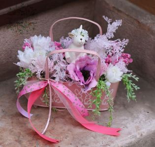 rózsaszín, vidám nyulas asztaldísz (szélesség 27cm)