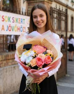 Graduation bouquet with English roses and special chrysanthemums - original product photo with AI background