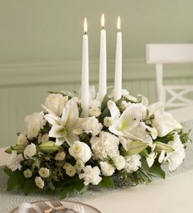 big centerpiece with white flowers (26 stems, 70cm)