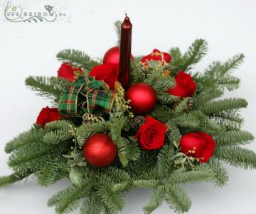 christmas centerpiece with pine, 7 red roses, decor balls (30cm)