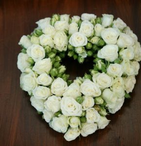 white mini rose heart (17cm)