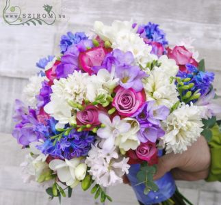 50 stems of spring flowers in a fragrant bouquet