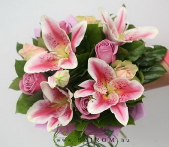 pink lilies and roses (13 stems)