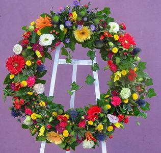mixed flower wreath with 70 flowers (80cm)