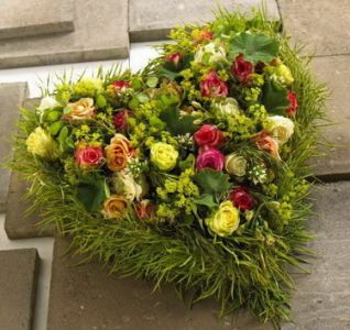 rose heard with summer greenery (47cm)