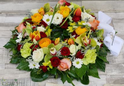 small wreath with 30 flowers (37cm)