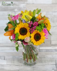 big summer bouquet in vase (20 stems)