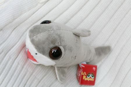 plush Big-eyed shark (24 cm)
