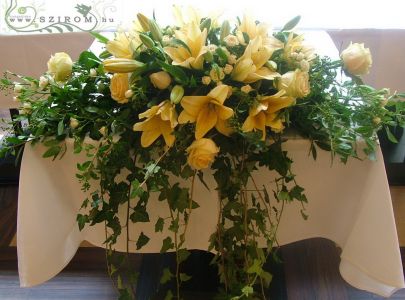 Main table centerpiece (roses, spray roses, aisiatic lilies, peach), wedding
