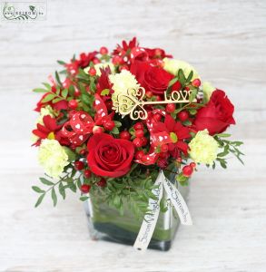 glass cube with roses, red dots (roses, daisies, carnations)