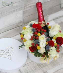 rose hatbox with champagne (29 stems)