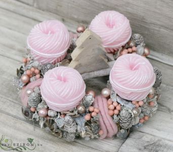Kötött gombolyag gyertyás pasztell adventi koszorú (24cm)