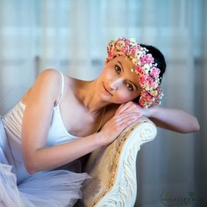 hair wreath made of spray roses, hyacinths, gypso, ornithogalum ( pink, white)