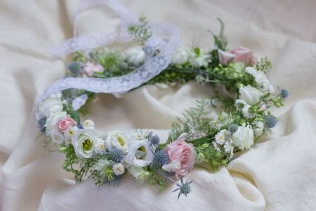 hair wreath with meadow flowers (white, blue, pink)