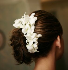 hair flowers, orchids (white)