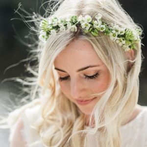 hair flowers, wax (white)