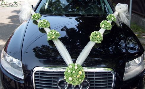 Autodekoration mit Blumen