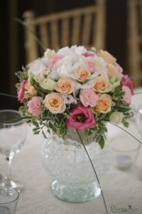 Wedding centerpiece with pastel flowers, Károlyi Restaurant Budapest (lisianthus, hydrangea, spray roses, pink, white, peach)