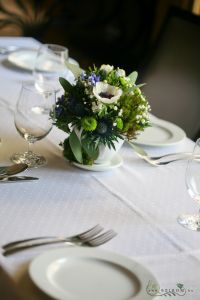 Centerpiece in cup, with moss, Mezzo Music Restaurant Budapest, (anemone, muscari, krizi, hyacinth, blue, white), wedding