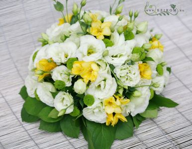 Yellow white centerpiece with lisianthusses and freesias, white, yellow, wedding