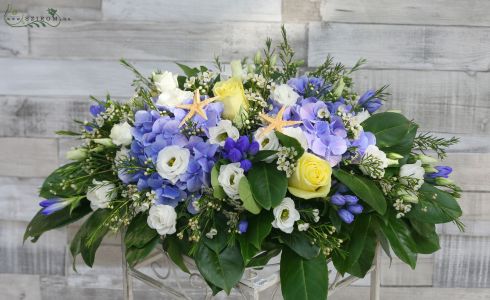 Main table centerpiece marine style, Aquamarina ship Budapest (hydrangea, rose, lisianthus, wax, gentiana, blue, yellow), wedding