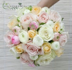 Bridal bouquet of pastell roses and ranunculuses (peach, white, pink)