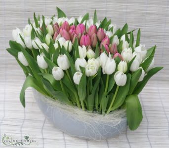 70 tulipán ovális kerámia tálban