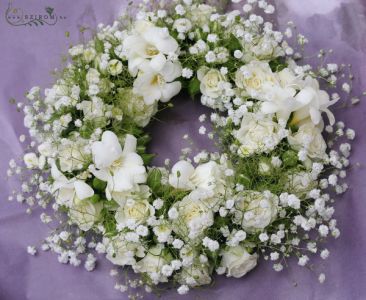 Small urn wreath made of freesias , mini roses(27 cm)