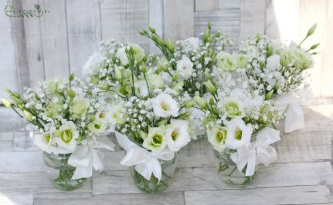 Kleine Arrangements 1 st (weiße Lisianthus, Gypsophila)