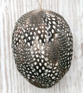 hanging egg decor withguinea fowl feather (10cm)