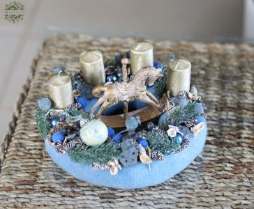Advent wreath with rocking horse, blue