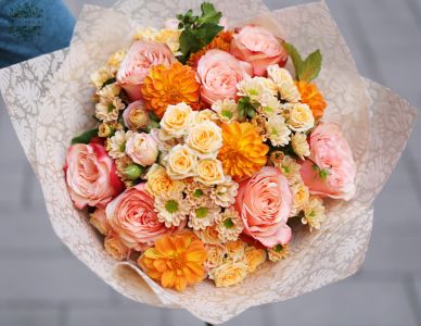 Charming mixed bouquet