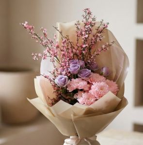 Peach chrysanthemum with scented ginestra, spray roses (7 stems)
