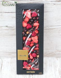 chocoMe  Valrhona 66% Milchschokolade, lyophilisierte schwarze Johannisbeere, lyophilisierte Erdbeerscheiben und Himbeerkörner (110 g)