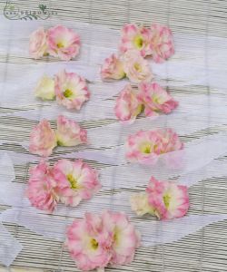 wrist corsage made of lisianthus (pink)