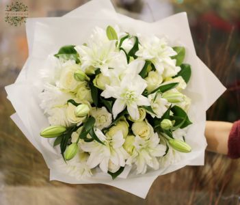 white lily, rose bouquet (22 stems)