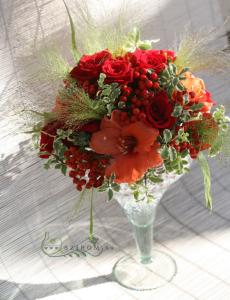 Main table centerpiece coctail cup with amaryllis and roses, wedding