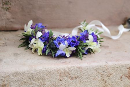 Haarschmuck mit Rittersporn, Dendrobium-Orchidee (weiß, blau)