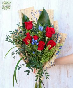 Red roses with blue gentiana (8 stems)