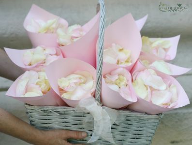 petals in paper decor holder (pink) 1 pc, wedding